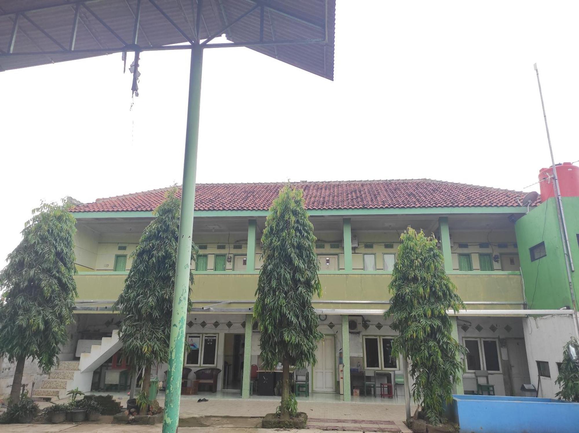 OYO 90333 Wisma Tenang Jaya Syariah Majalengka Bagian luar foto