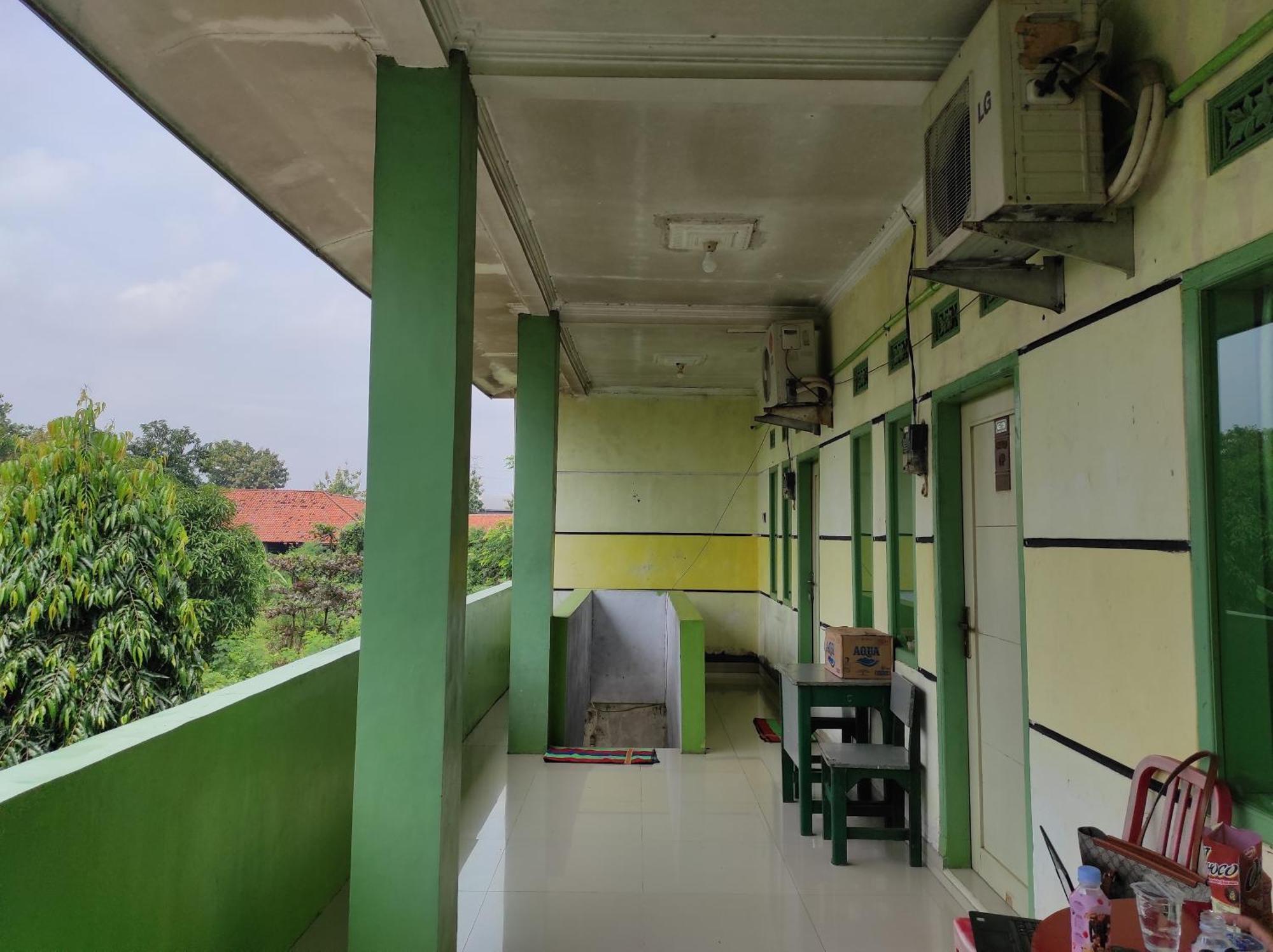 OYO 90333 Wisma Tenang Jaya Syariah Majalengka Bagian luar foto